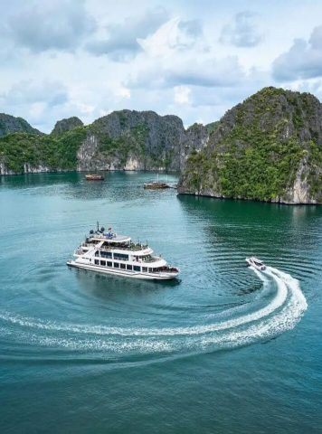 ảnh hải trình thứ nhất tại Azura Cruise